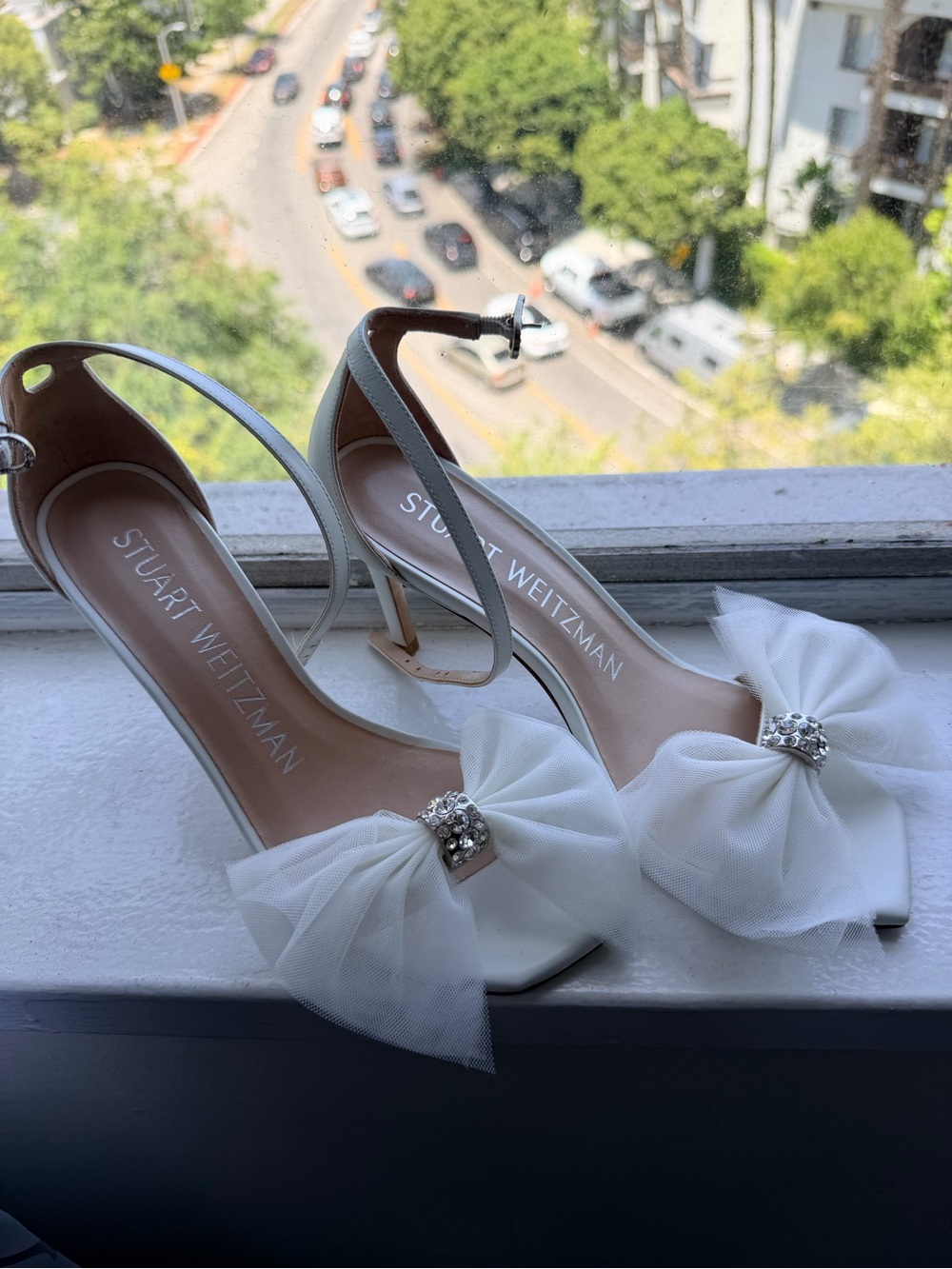 Stuart Weitzman White Bridal Bow Sandals, 35.5